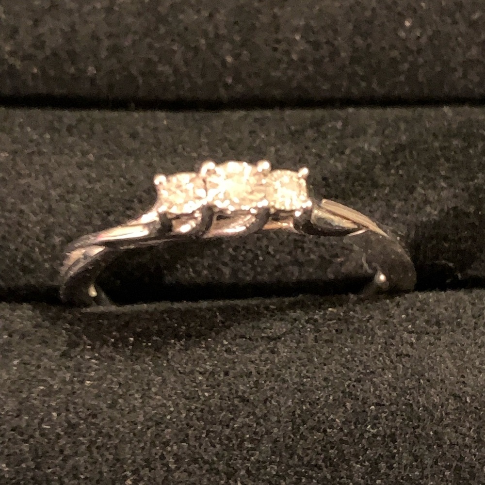 Natural Diamond Engagement Ring